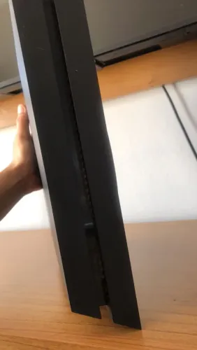 Ps4 Fat - 500 MB / acompanha cabos e sem controle