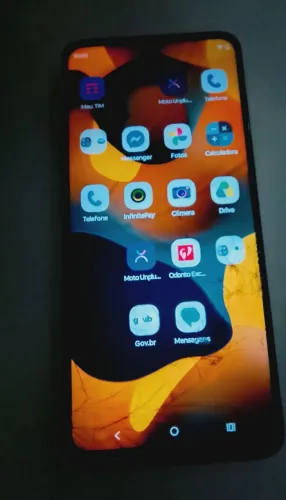 Vendo celular está com a tela trincada mas funciona bem