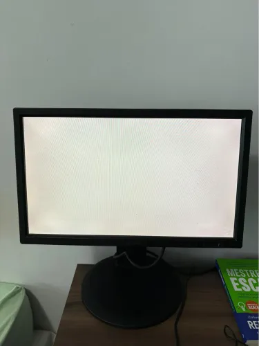 Monitor 19? com Defeito no Display + Cabo de Força e VGA | Liga Normal