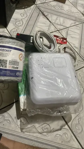 Cerca elétrica e Intelbras 5001 + bimbinha de fio de aço bateria e sirene