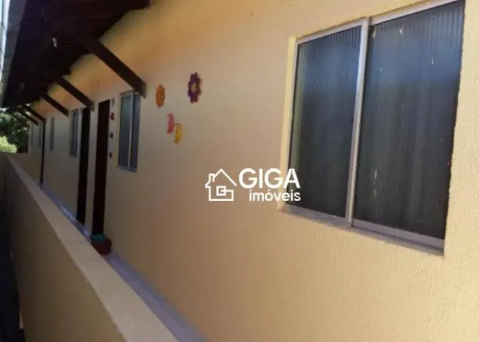 Apartamento com 2 dormitórios para alugar, 70 m² por R$ 680,00/mês - Guajiru - Fortaleza/C