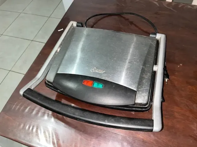 anduicheira e Grill Elétrico Oster Inox