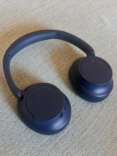 Fone de ouvido sem fio Sony com cancelamento de ruído, WH-CH720n, azul