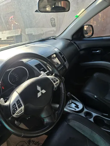 Mitsubishi Outlander 2.0 16V 160cv Aut. 2013