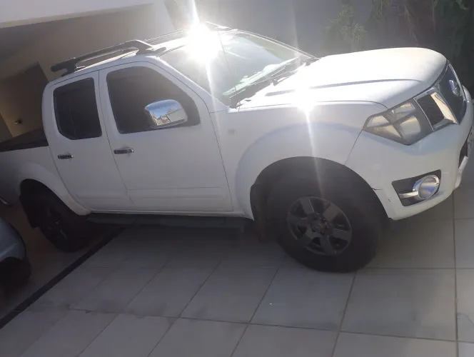 Nissan Frontier Platinum CD 4X4 2.5 TB Diesel 2014