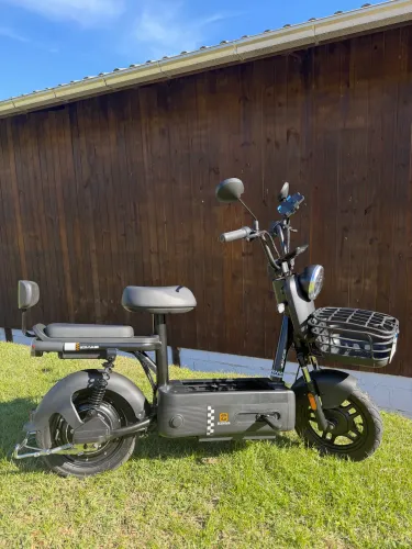 Scooter elétrica je8 ECOVIVA