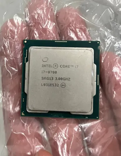 Intel Core i7-9700 srg13