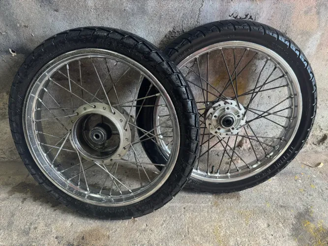 Par de rodas titan 150 freio à disco