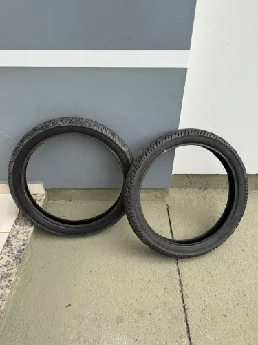 Vendo par de pneus cg 125, cg 150