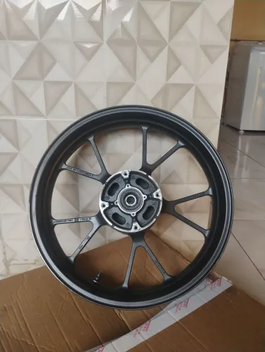 Vendo roda CB 300f 