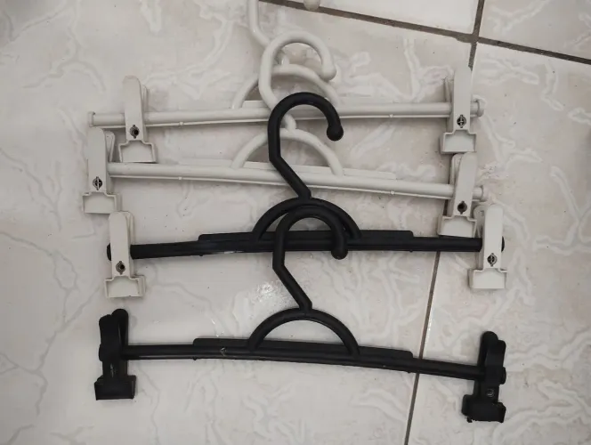 Cabides e cruzetas.