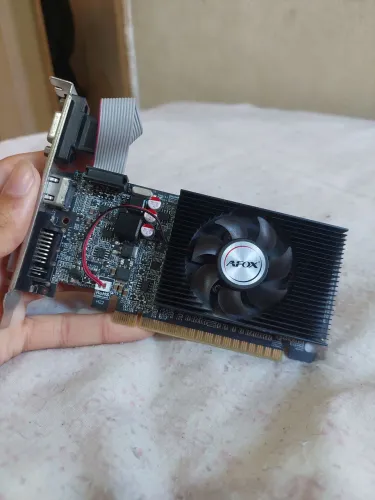 Placa de Vídeo AFOX NVIDIA GeForce GT 610 1GB DDR3 (Funcionando)