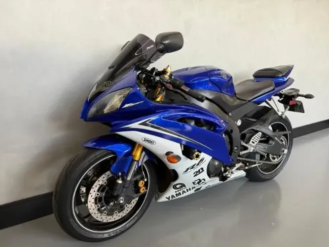  YAMAHA YZF R-6 600 2010.