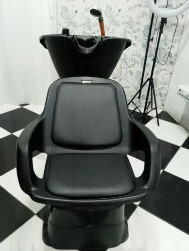 Cadeira hidráulica e lavatório 