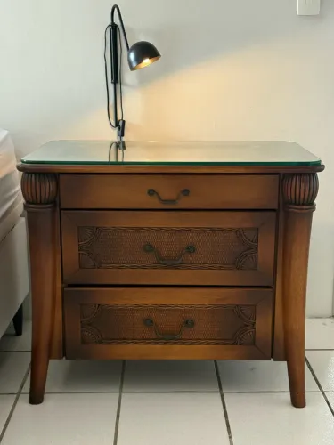 Par de Mesa de cabeceira em madeira maciça Sierra