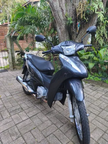 Honda Biz 2020 muito bem cuidada