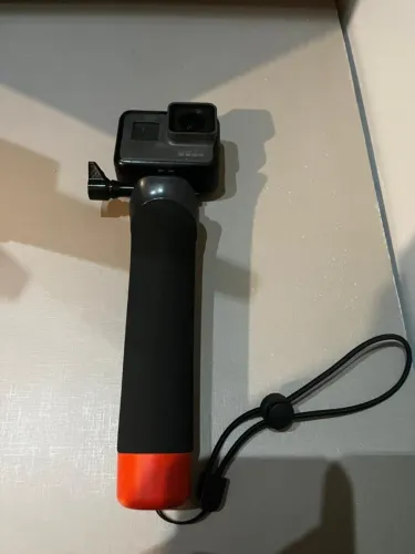 Câmera de Ação GoPro Hero 5 Black + Bastão Flutuante
