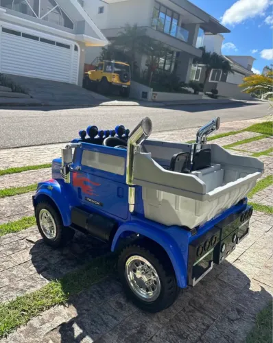 Caminhão elétrico de barbada