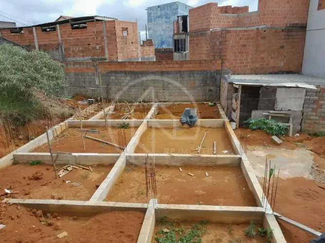 Imóvel para venda tem 142 metros quadrados em Caiçaras - Juiz de Fora - MG