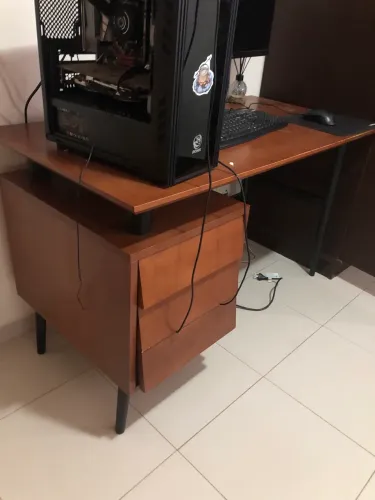 Escrivaninha madeira 3 gavetas