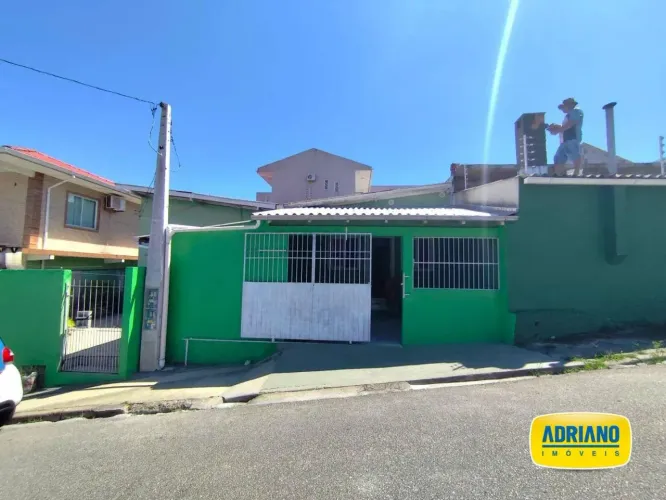 Casa com 2 dormitórios para alugar, 80 m² por R$ 2.546,09/mês - Coloninha - Florianópolis/