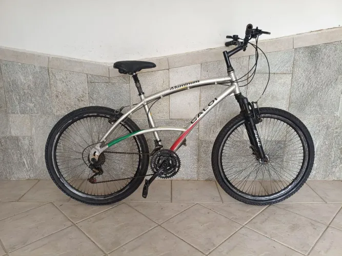 Bicicleta aro 26 em alumínio 