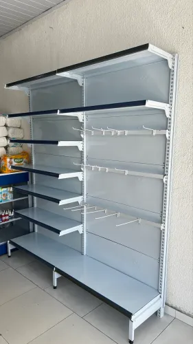Prateleira de farmácia  São 5 prateleiras 