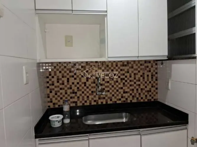 Kitnet/Conjugado - / Residencial / Centro