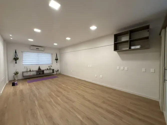 Sala Comercial para Alugar em Manaíra, João Pessoa | 40m², 2 Salas e Elevador
