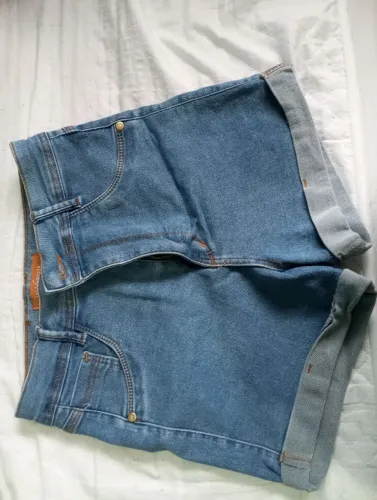 Shorts Jeans Femininos - Tamanhos 36 e 40 