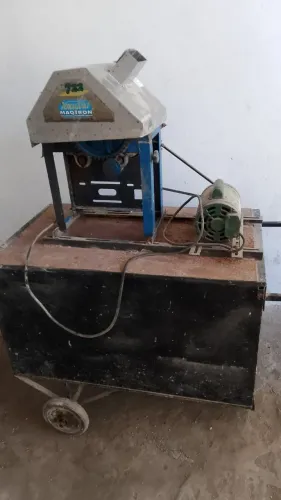 Vende se máquina de moer cana 