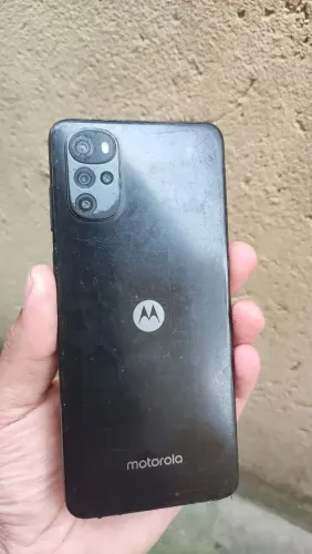 moto G22 