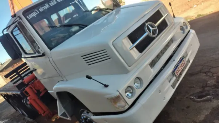 Caminhão M. Benz/LK 1214 com Munck Ano 1994 com Garra Pinça e Garfo