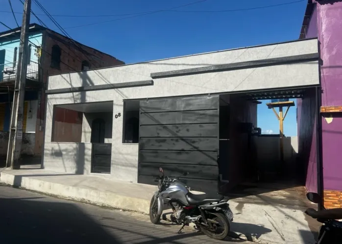 Alugo casa essa linda casa