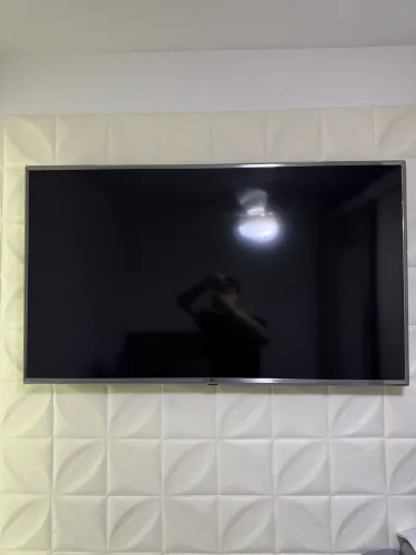 Televisão Smart TV LG UHD 4K 55 polegadas RETIRADA DE PEÇAS OU CONSERTO TELA QUEBRADA