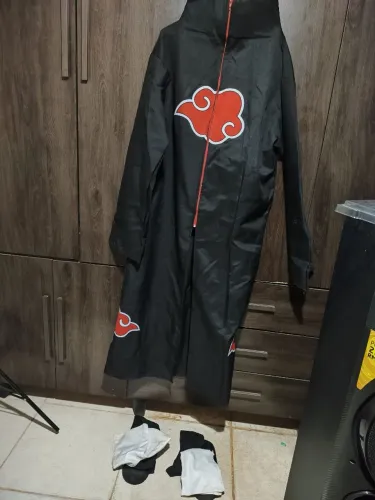 Manto Akatsuki, bandana e kunai