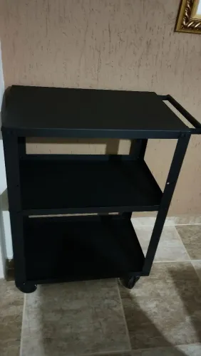 Carrinho auxiliar preto de metal