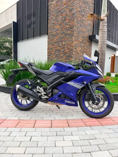 R15 / única dona / apenas 16.000km