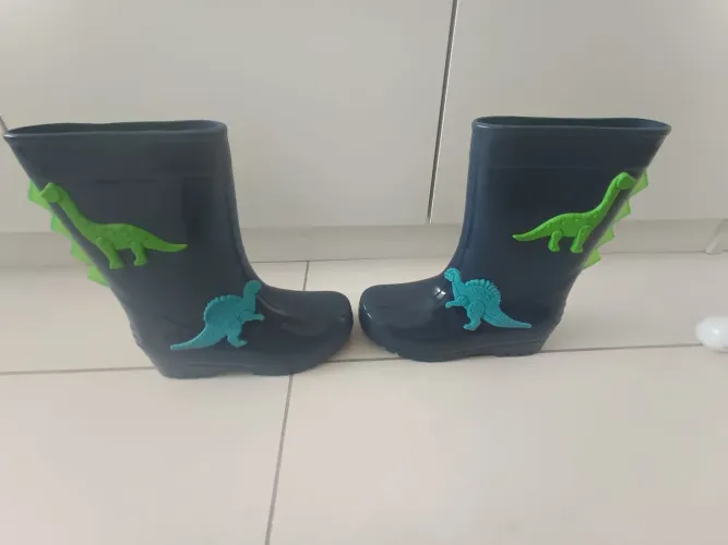 Bota infantil dinossauro