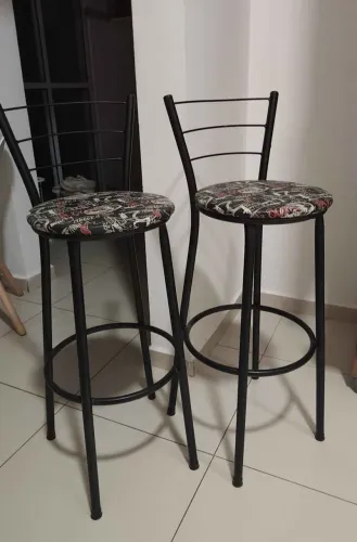2 banquetas semi nova