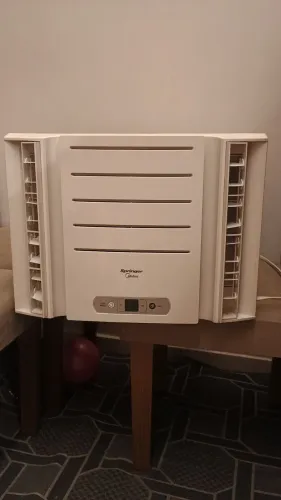 ar-condicionado Springer Midea/110 janela / com controle.