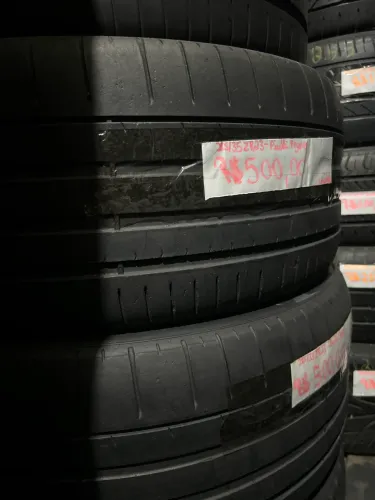 Pneus 285/35/23 Pirelli meia vida os 2 por 1000$ originais pzero 