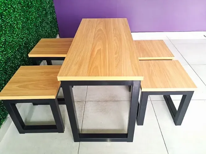 Conjunto de mesa + bancos Perfeitos para comércios