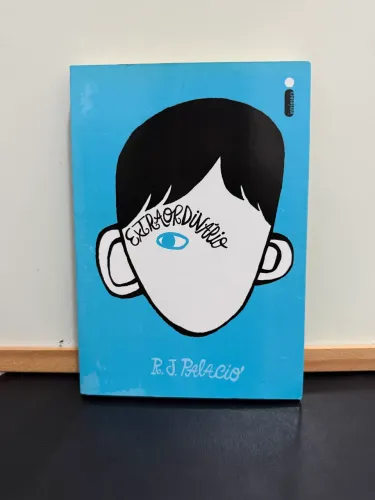 Livro: Extraordinário. R.J. Palacio.