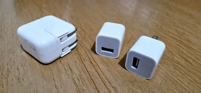 Carregadores de iPhone originais (3 unidades) antigos e funcionando