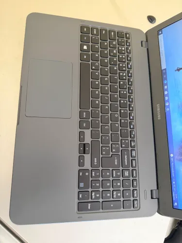 Notebook Samsung core i3 7 geração tudo perfeito novinho