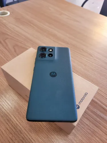 Edge 50 256GB