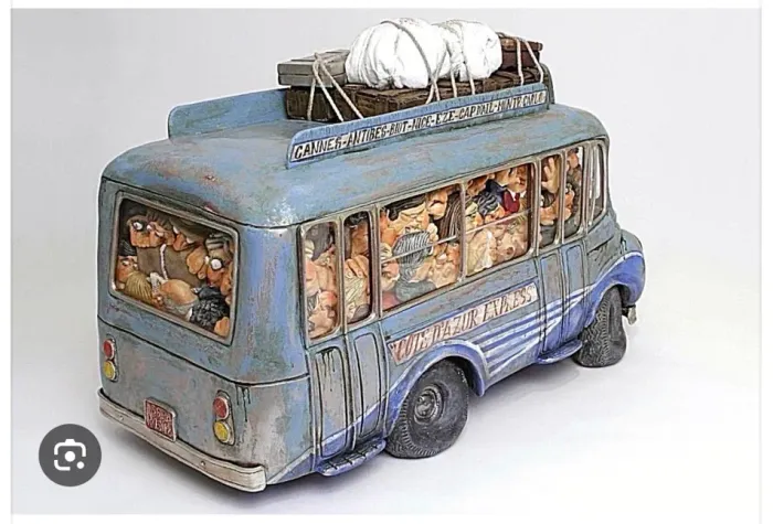 Ônibus decorativo guilhermo Forchino