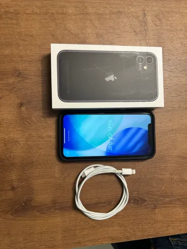 iPhone 11 64GB - sem detalhes - nunca reparado - parece novo - posso aceitar troca