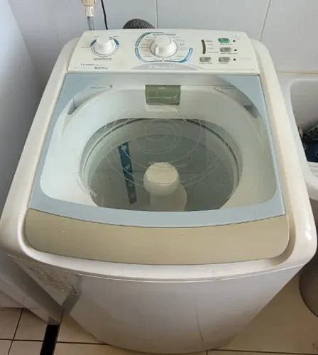 Lavadora de roupas Electrolux Turbo Economia 8kg - LTE08